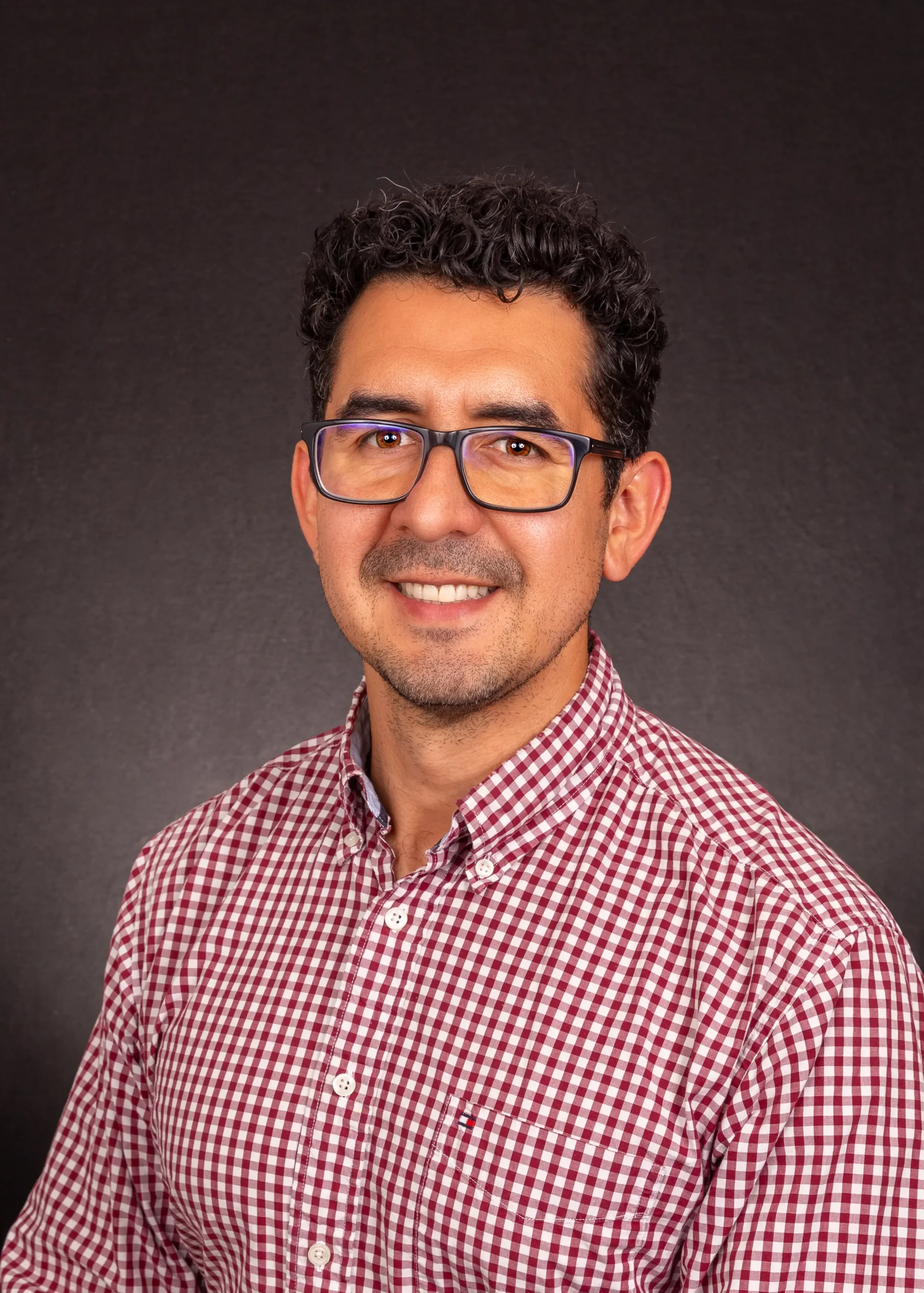 Dr. Carlos J. Esquivel